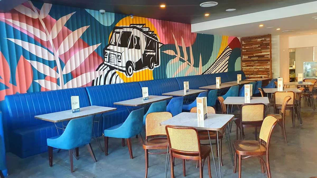 Vibe, The Del Hotel & Pub