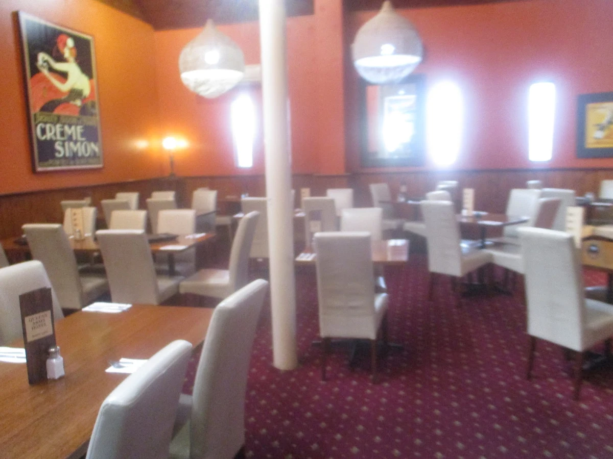 Vibe, Queens Arms Hotel
