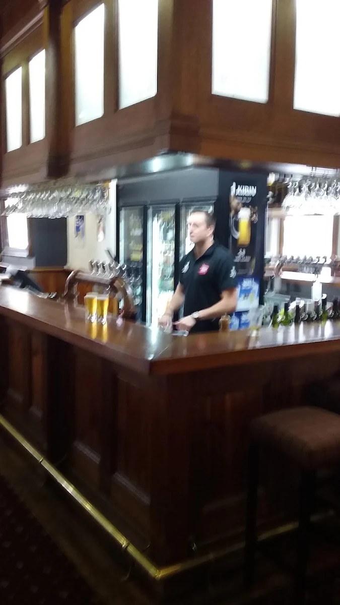 Vibe, Queens Arms Hotel