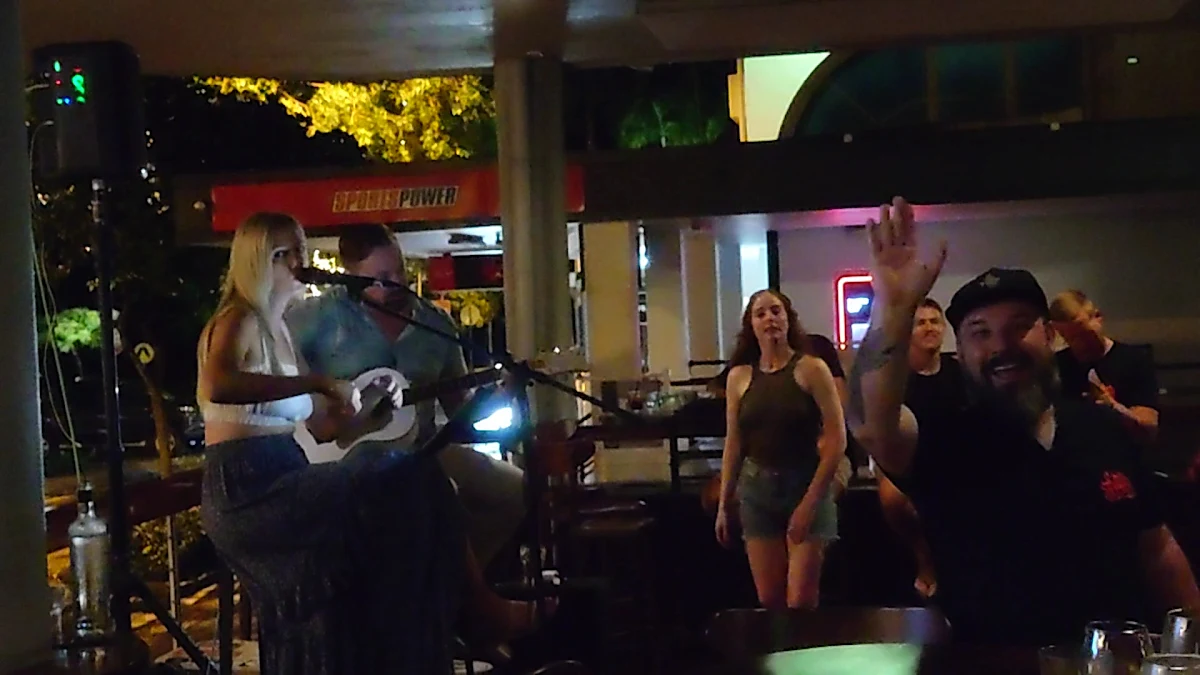 Vibe, Paddy's Irish Pub & Grill