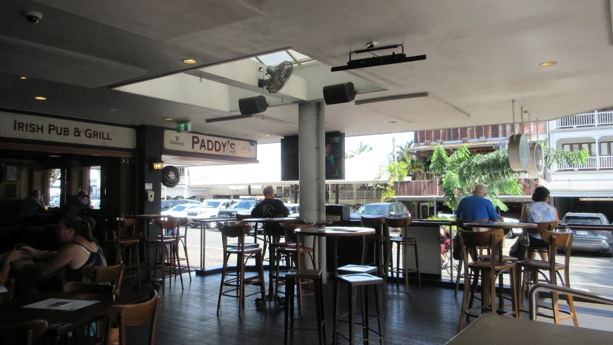 Vibe, Paddy's Irish Pub & Grill