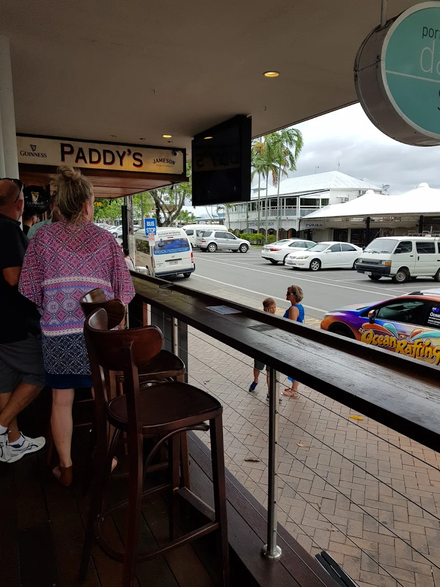 Vibe, Paddy's Irish Pub & Grill
