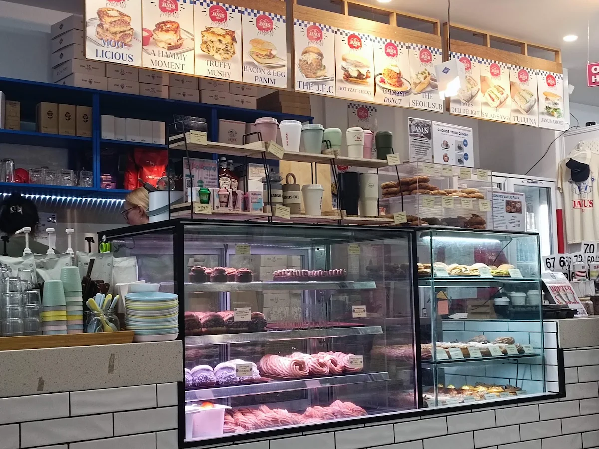 Vibe, Janus Deli Molendinar