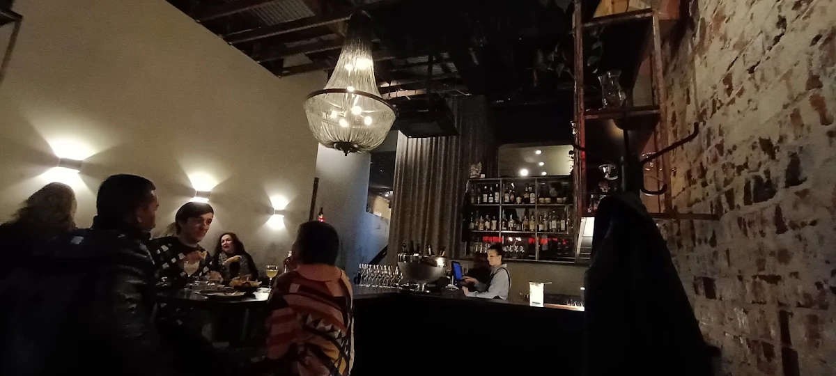 Vibe, Bar Rogue