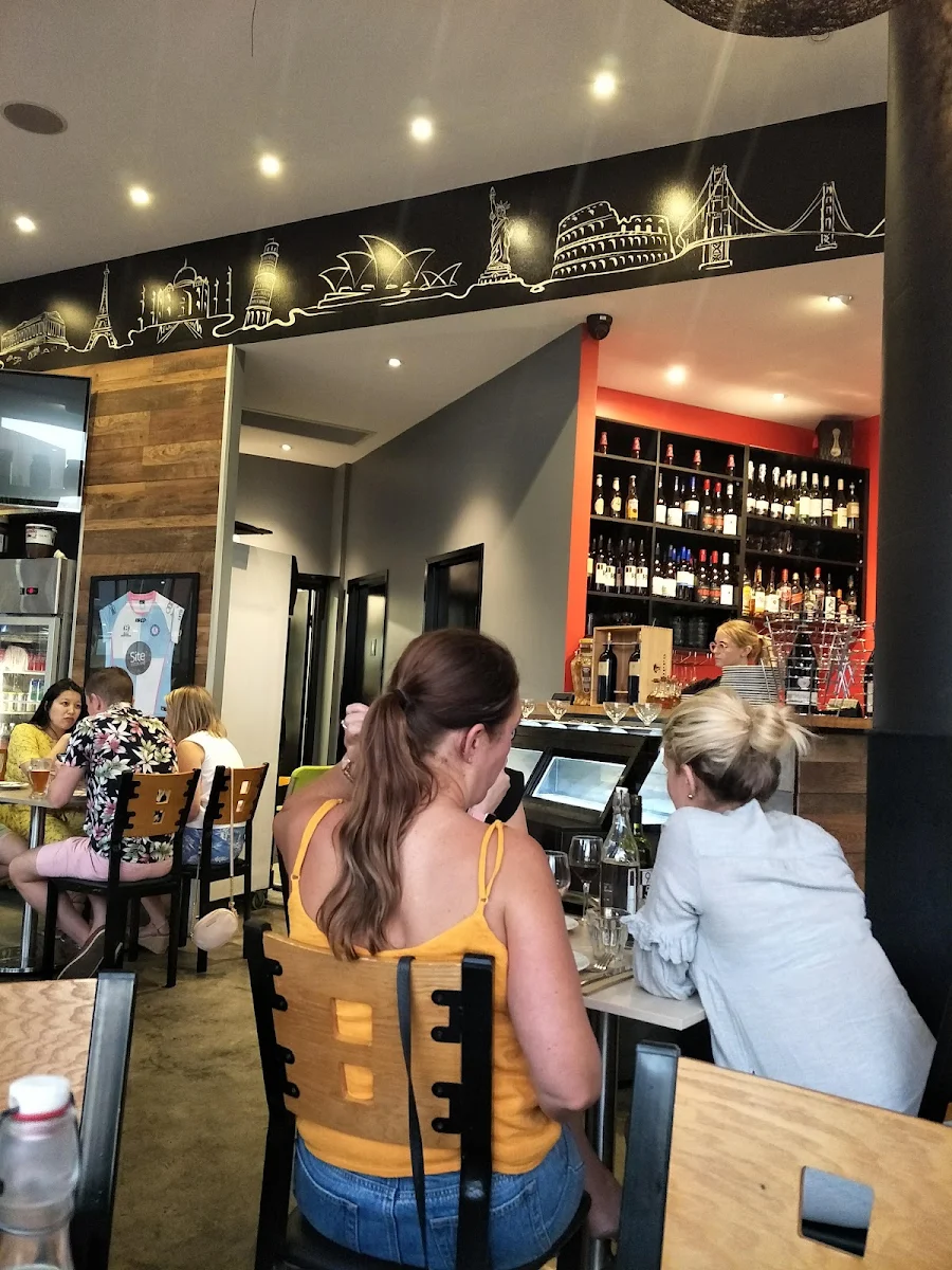 Vibe, Site Pizza Little Bay