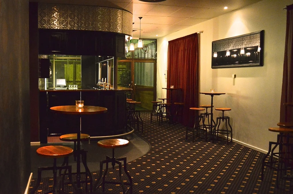 Vibe, The Lilydale International