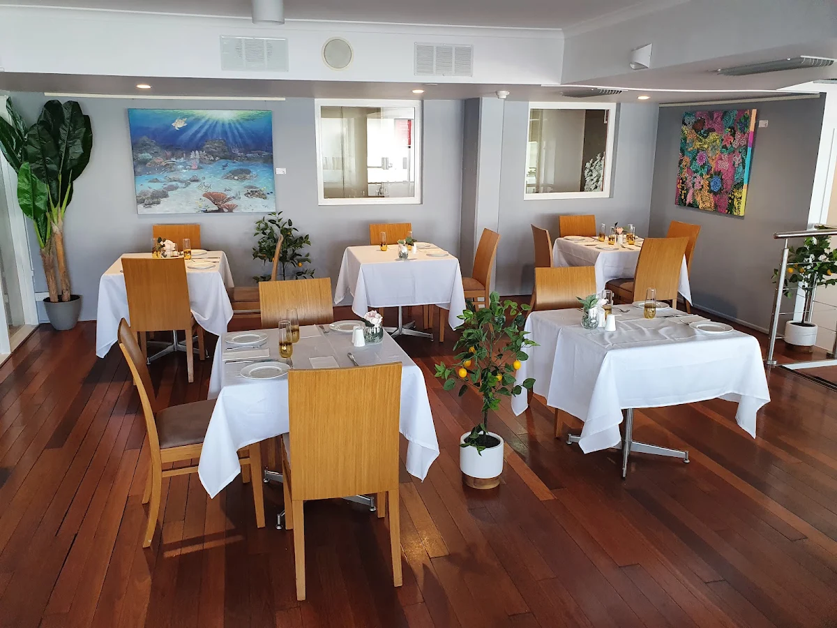 Vibe, Dimitris Mediterranean Restaurant