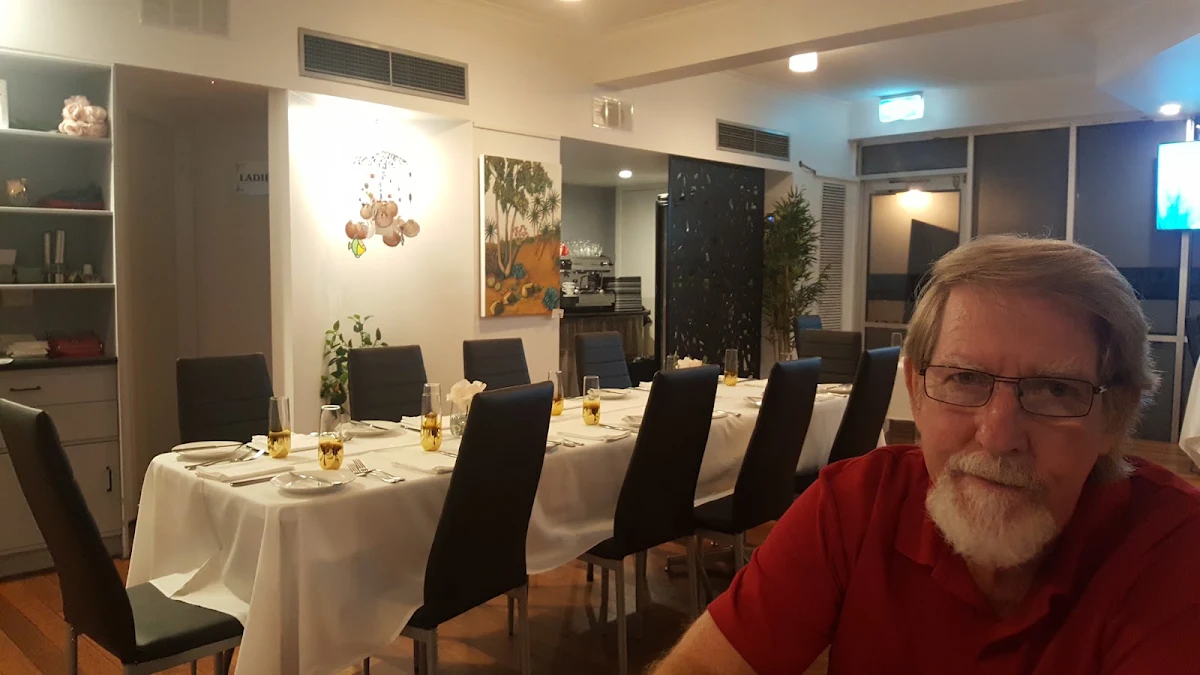 Vibe, Dimitris Mediterranean Restaurant