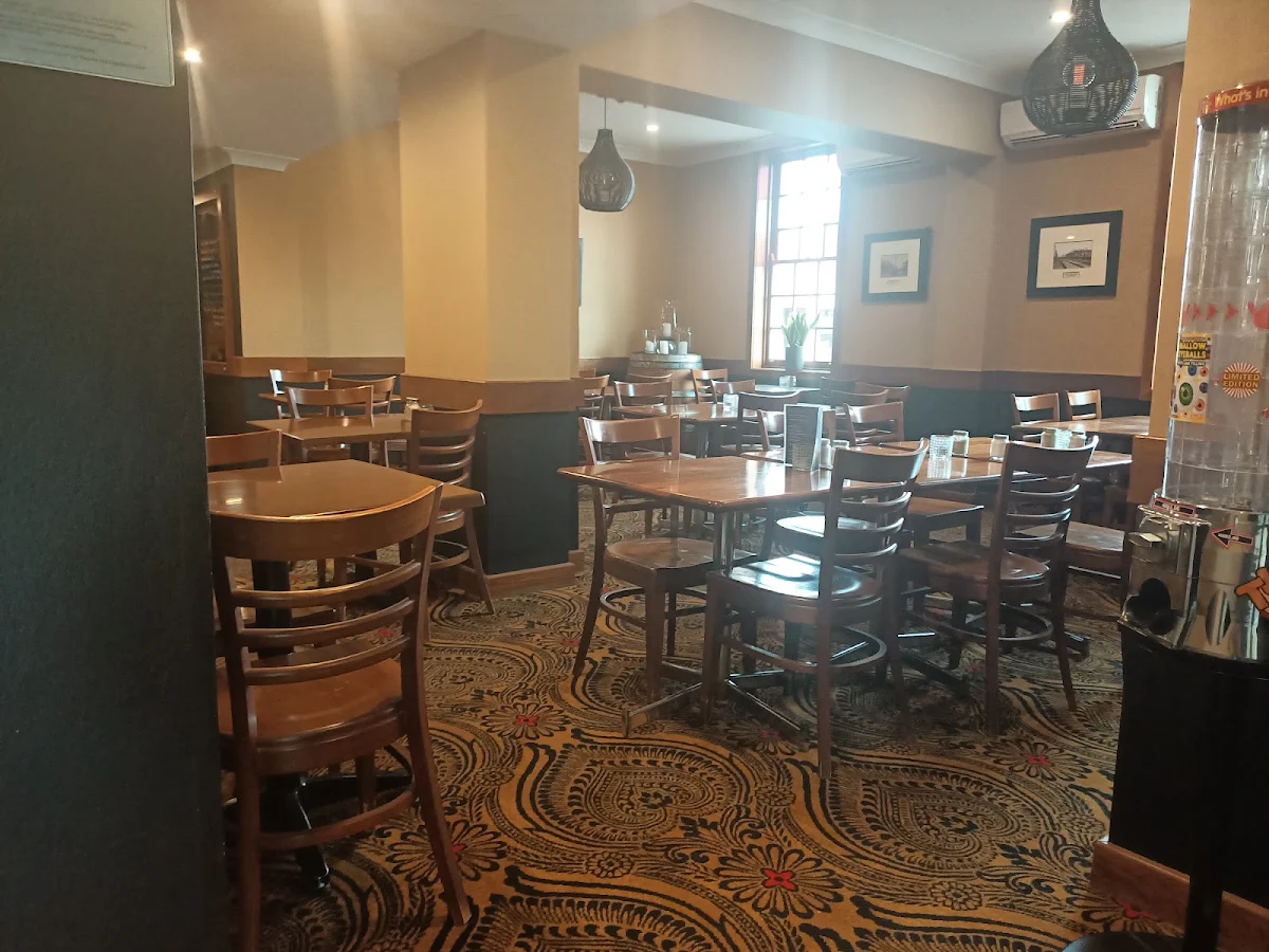 Vibe, Caledonian Hotel