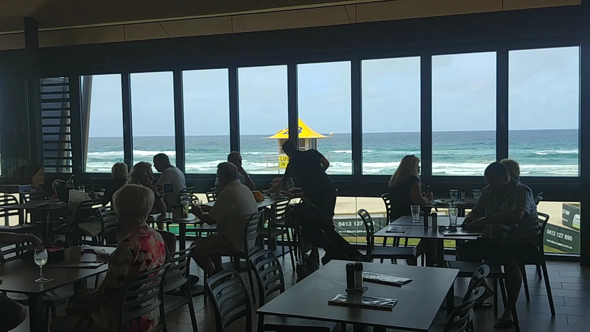 Vibe, Kurrawa Surf Club