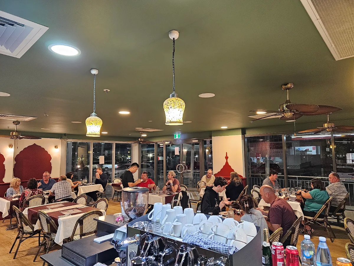 Vibe, Maple Indian Gourmet