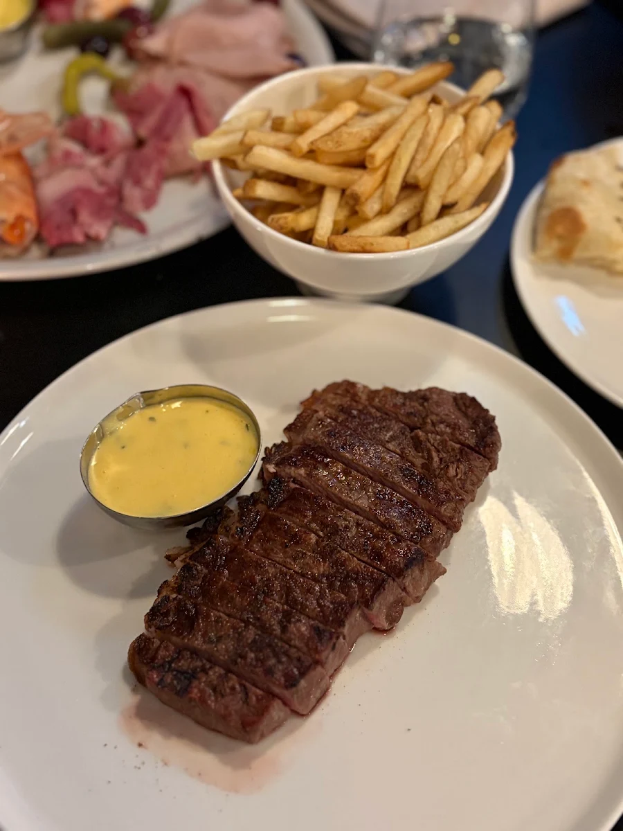 Food & drink, Sauce Bistro