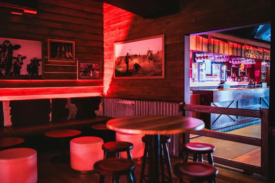 Vibe, Mad Cow Tavern