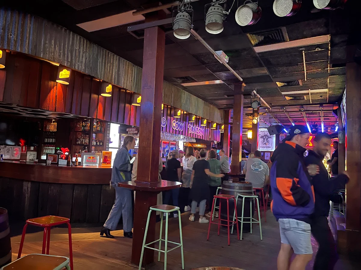 Vibe, Mad Cow Tavern