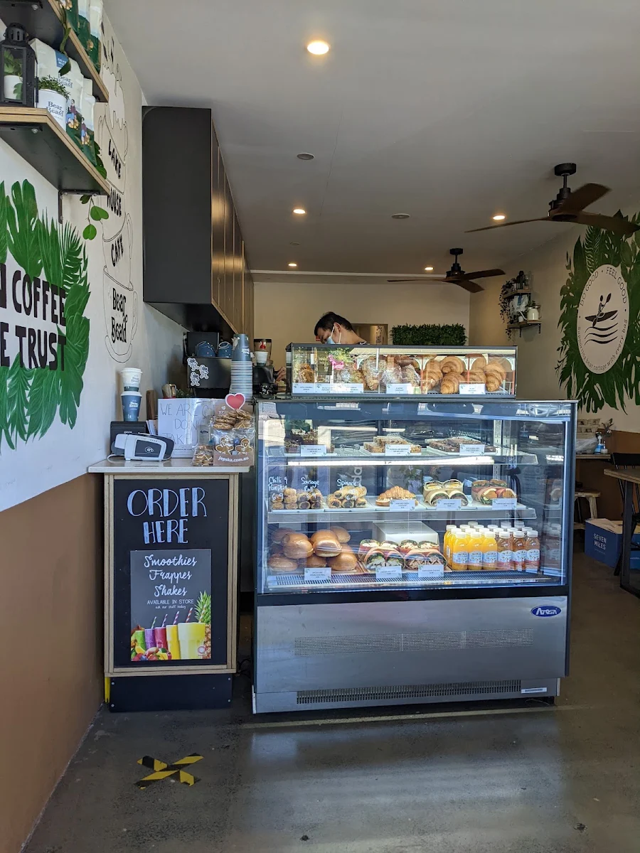 Vibe, Lakehouse Cafe Narrabeen