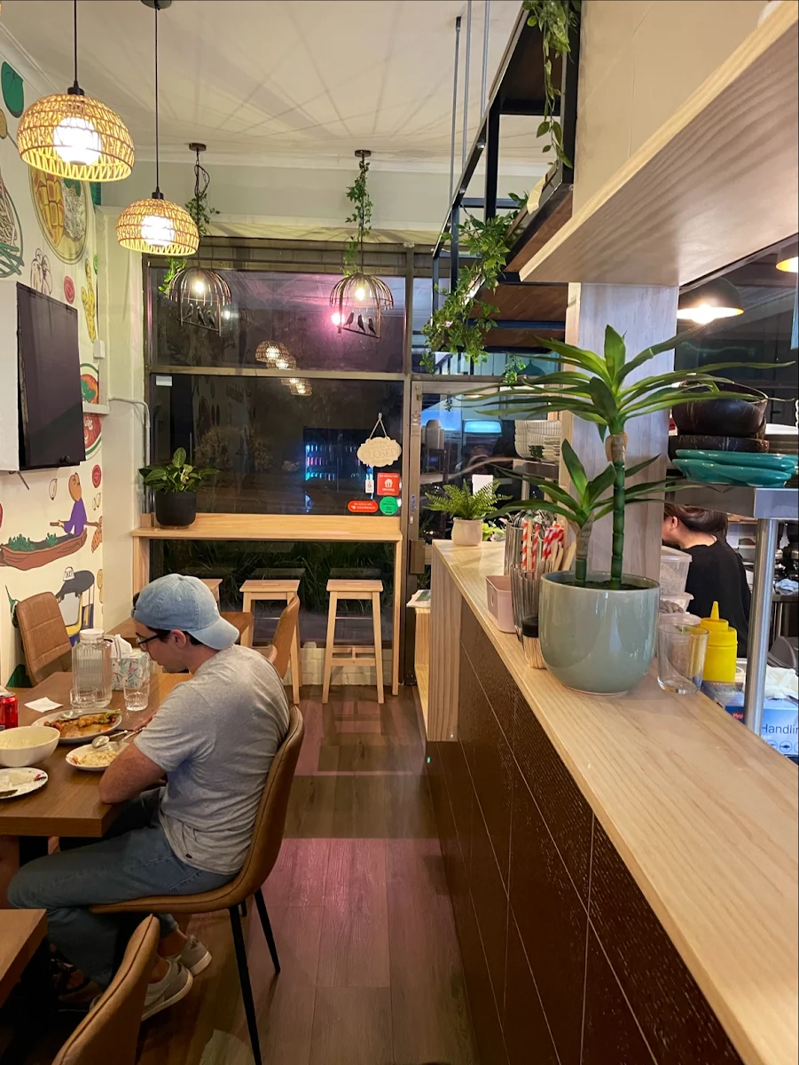 Vibe, Halalicious Thai