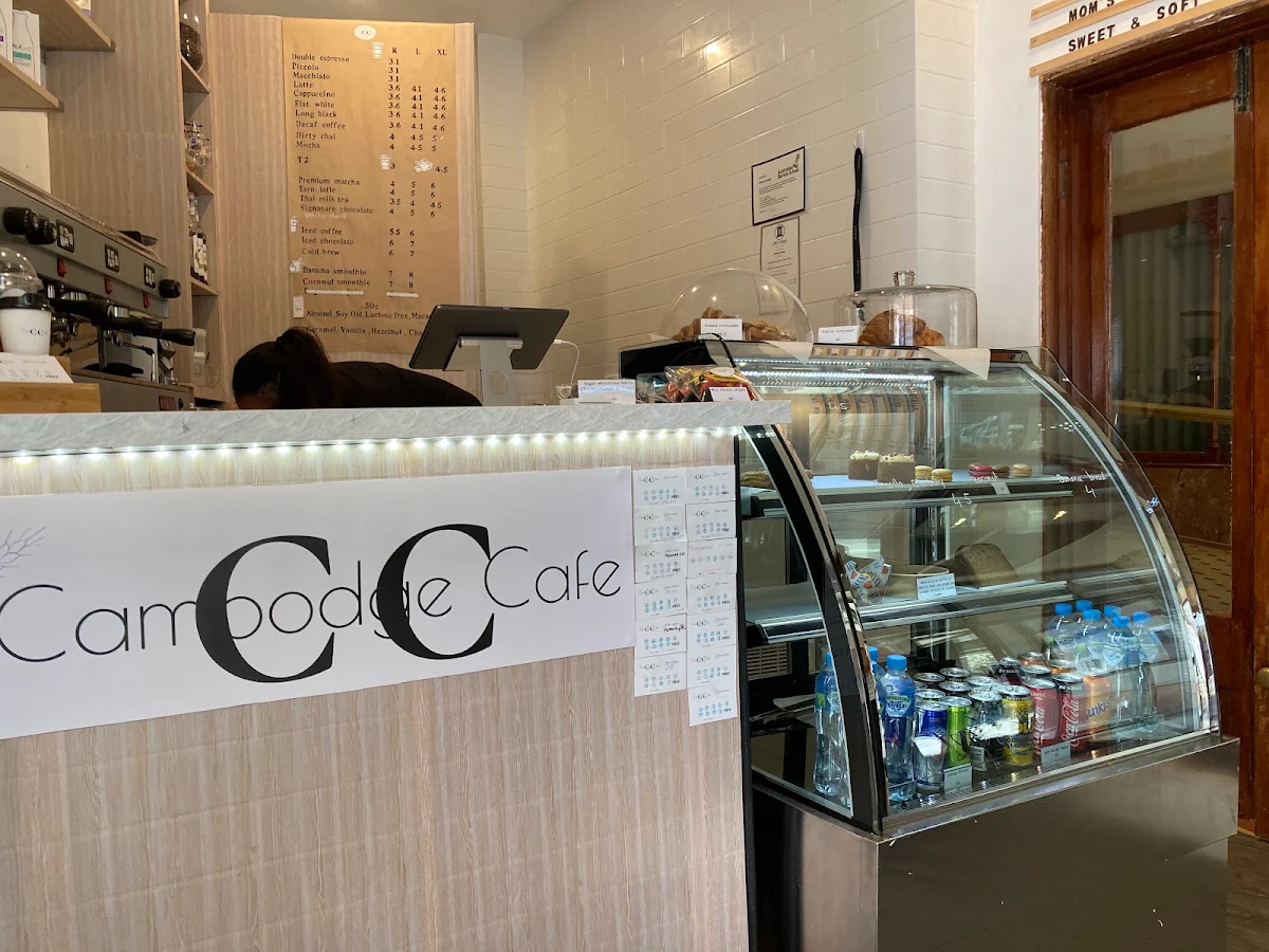 Vibe, Cambodge Cafe