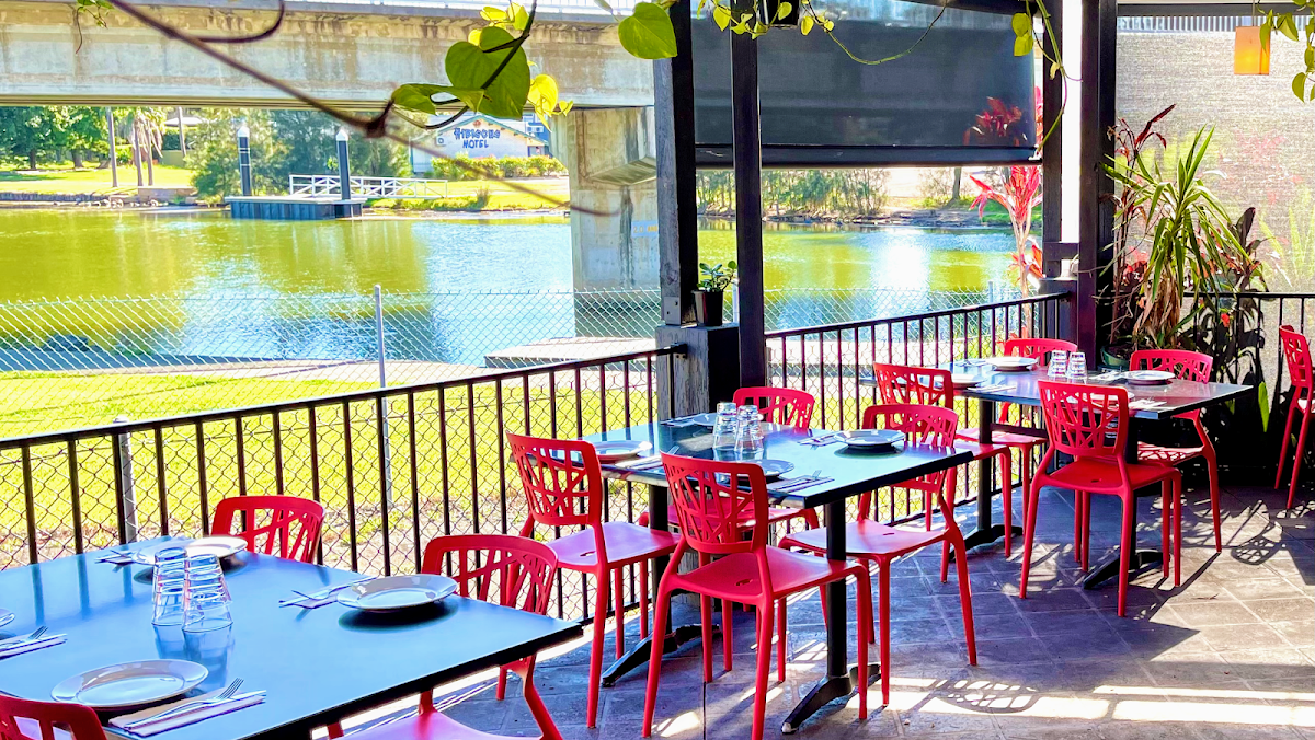 Vibe, La Bocca Woodfire Pizzeria and Restaurant