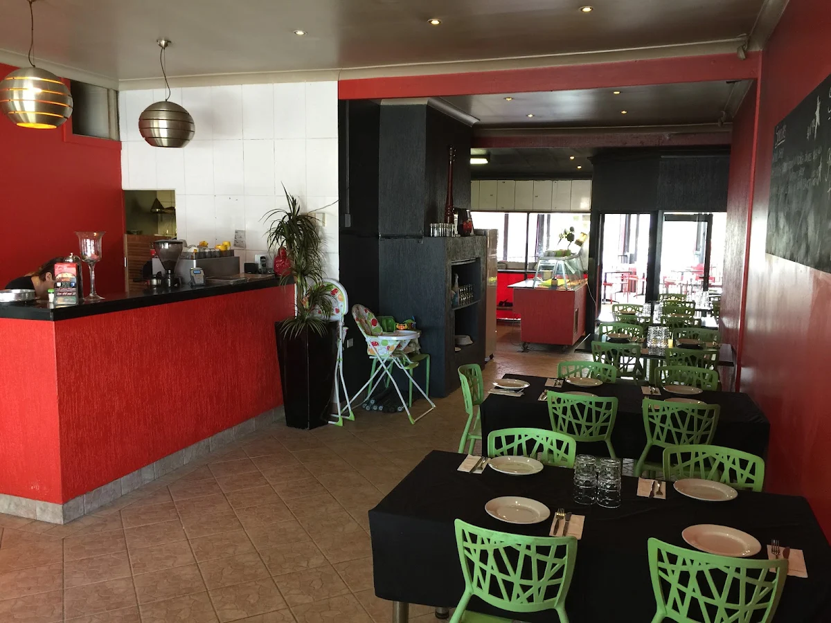 Vibe, La Bocca Woodfire Pizzeria and Restaurant
