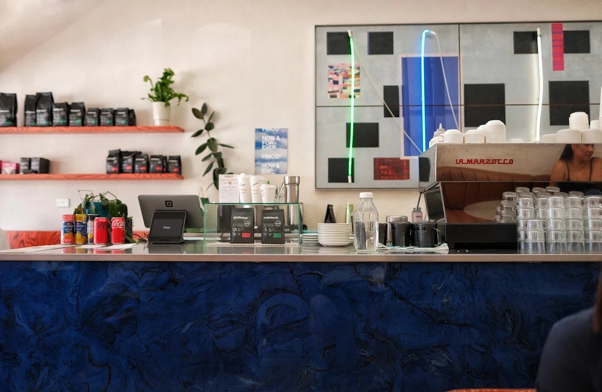 Vibe, Pinco Deli