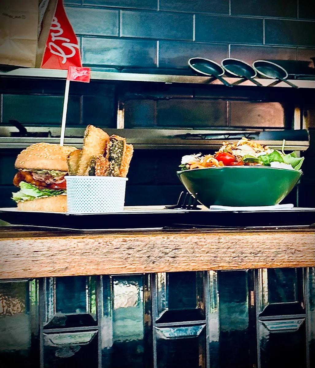 Vibe, Grill'd Burgers - Yarraville