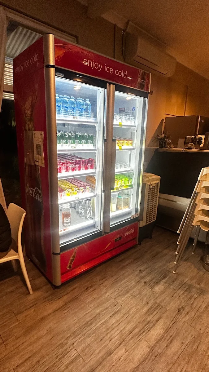 Vibe, Cargill Cafe