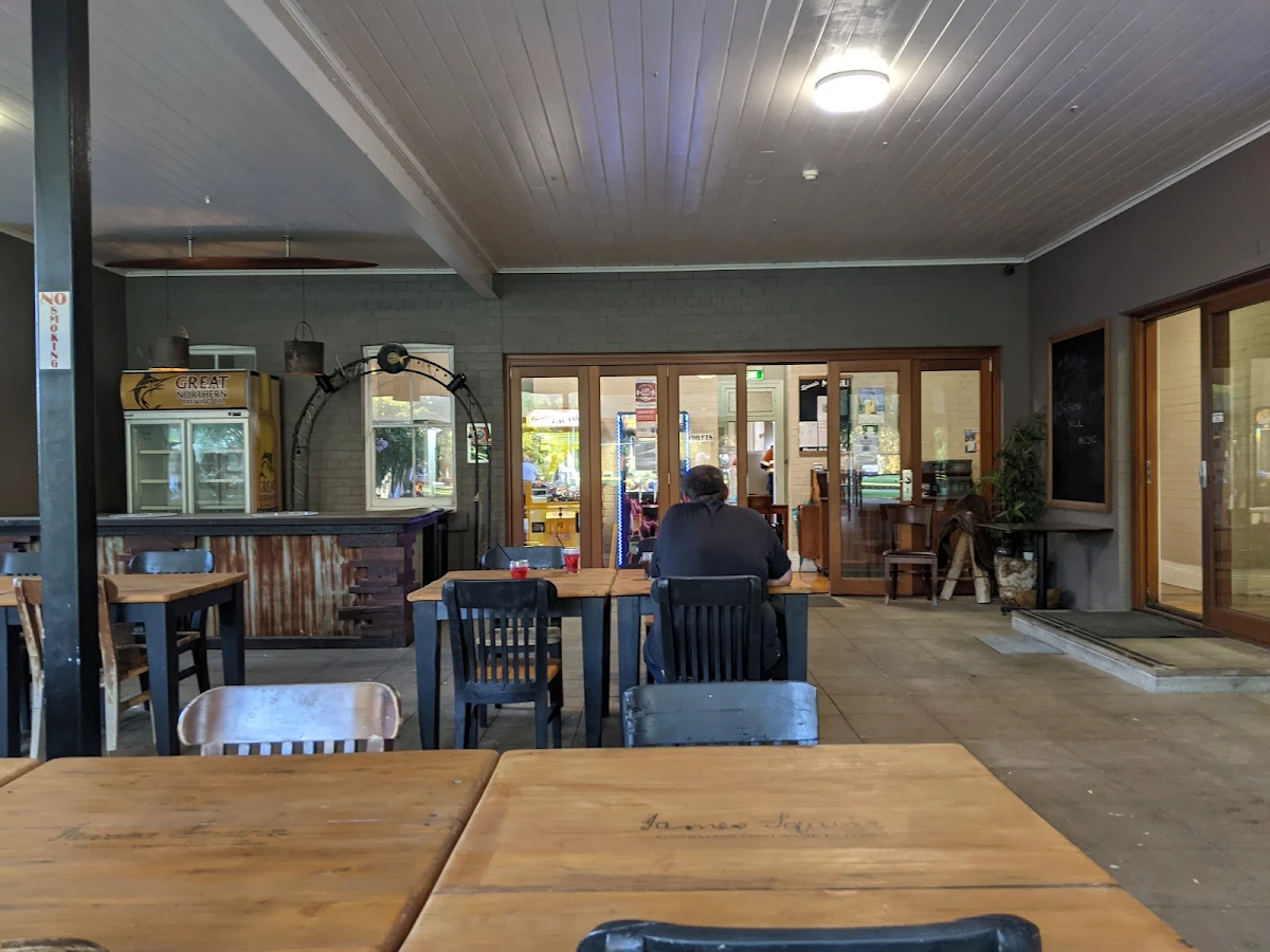 Vibe, White Hart Hotel