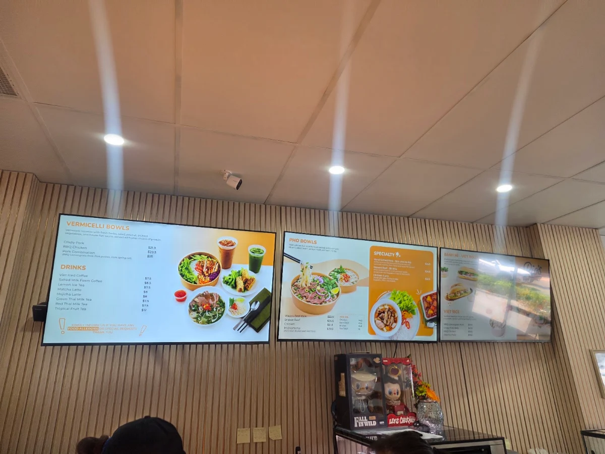Menu, Rio's Rolls and Bowls