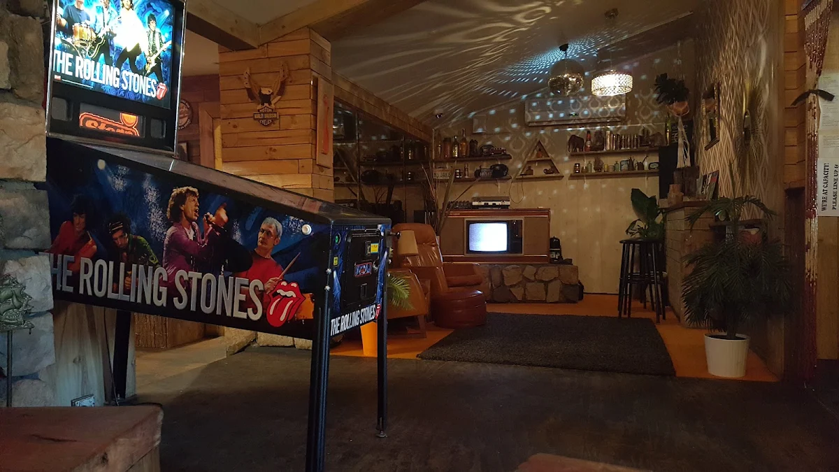 Vibe, Leonards House of Love