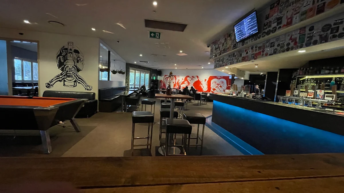 Vibe, The Monkey Bar