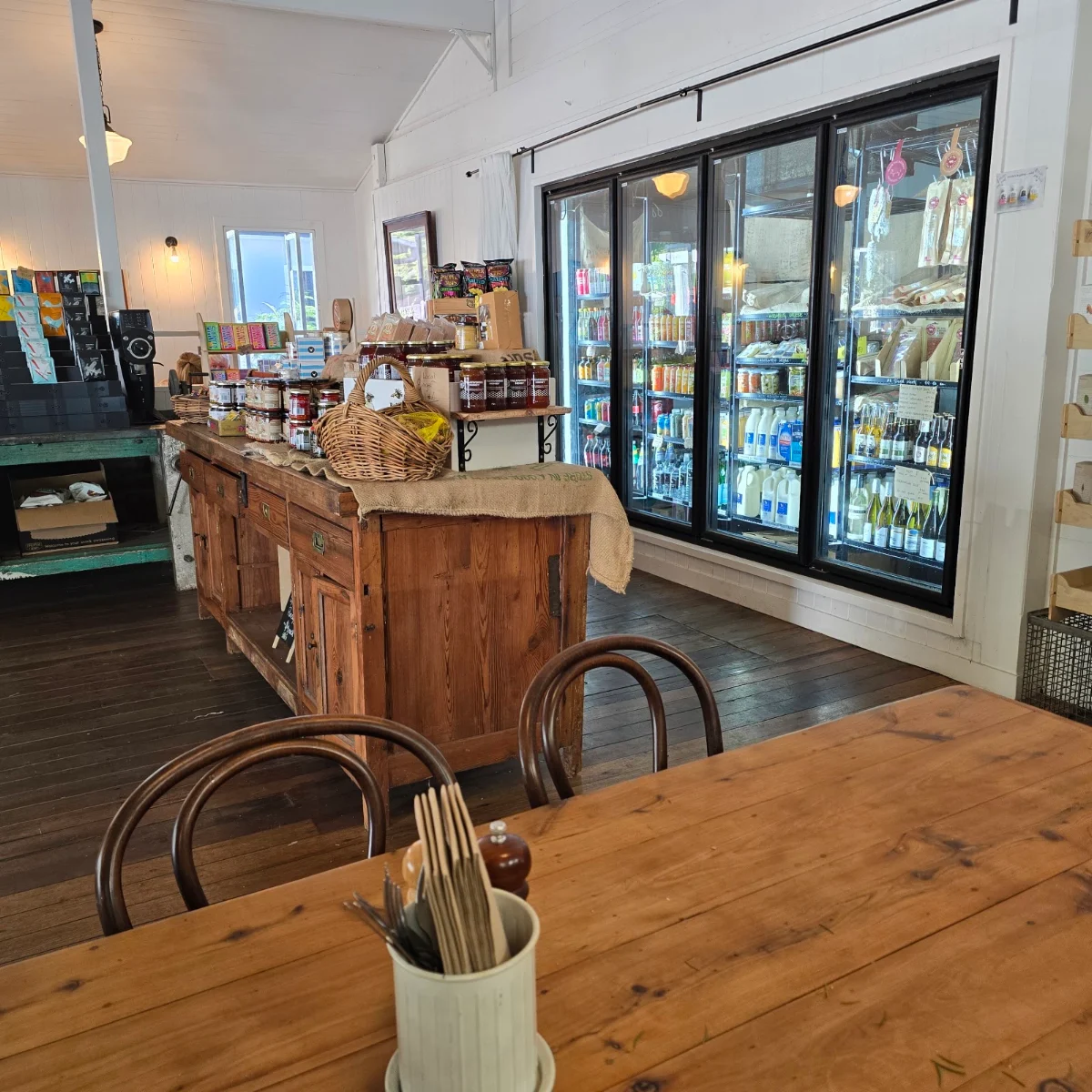 Vibe, Eudlo General Store