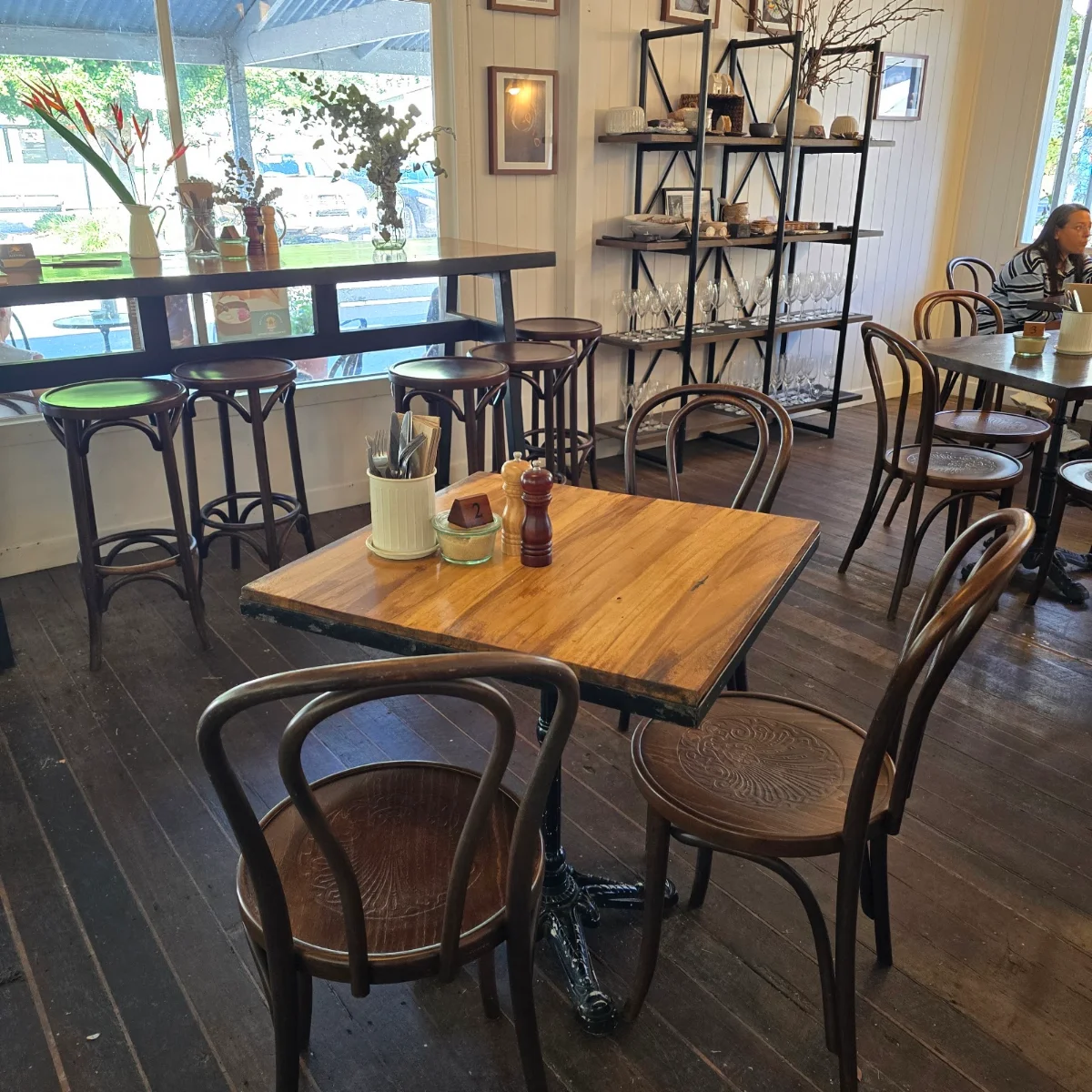 Vibe, Eudlo General Store