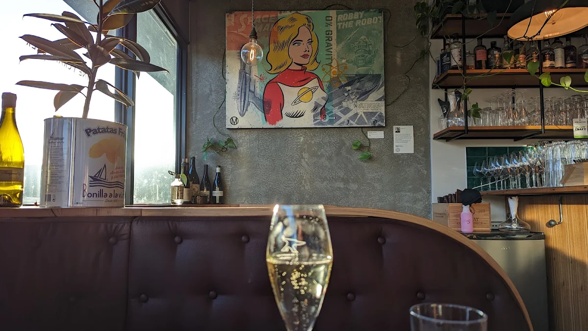 Vibe, Hudsons Road Wine & Beer