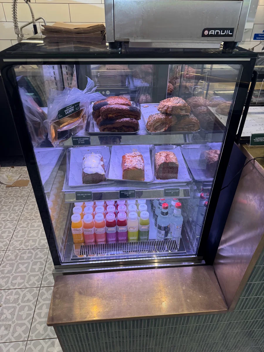 Vibe, Little West