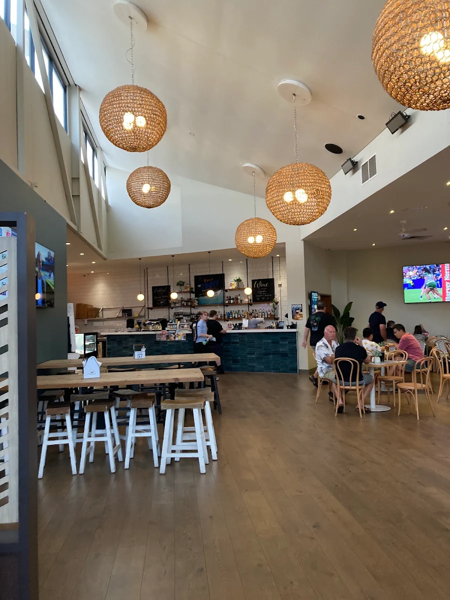 Vibe, The Boathouse Tavern