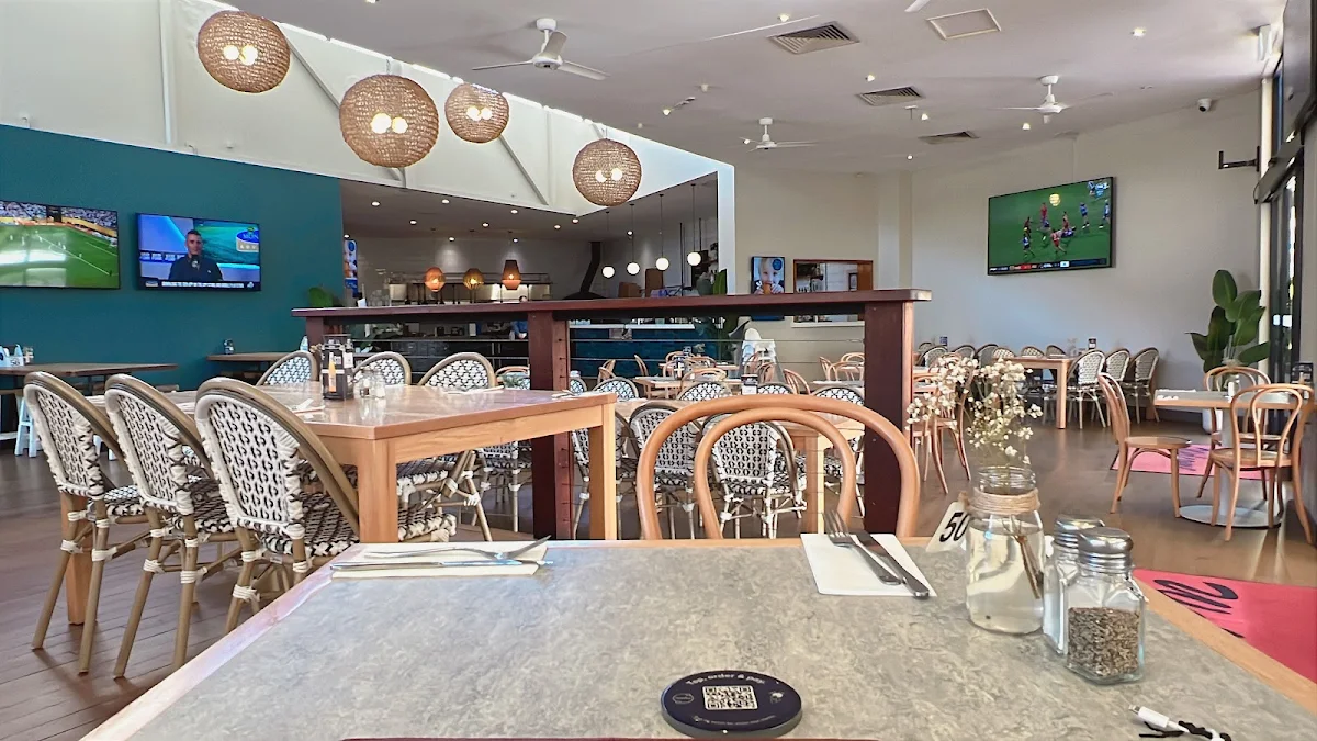Vibe, The Boathouse Tavern