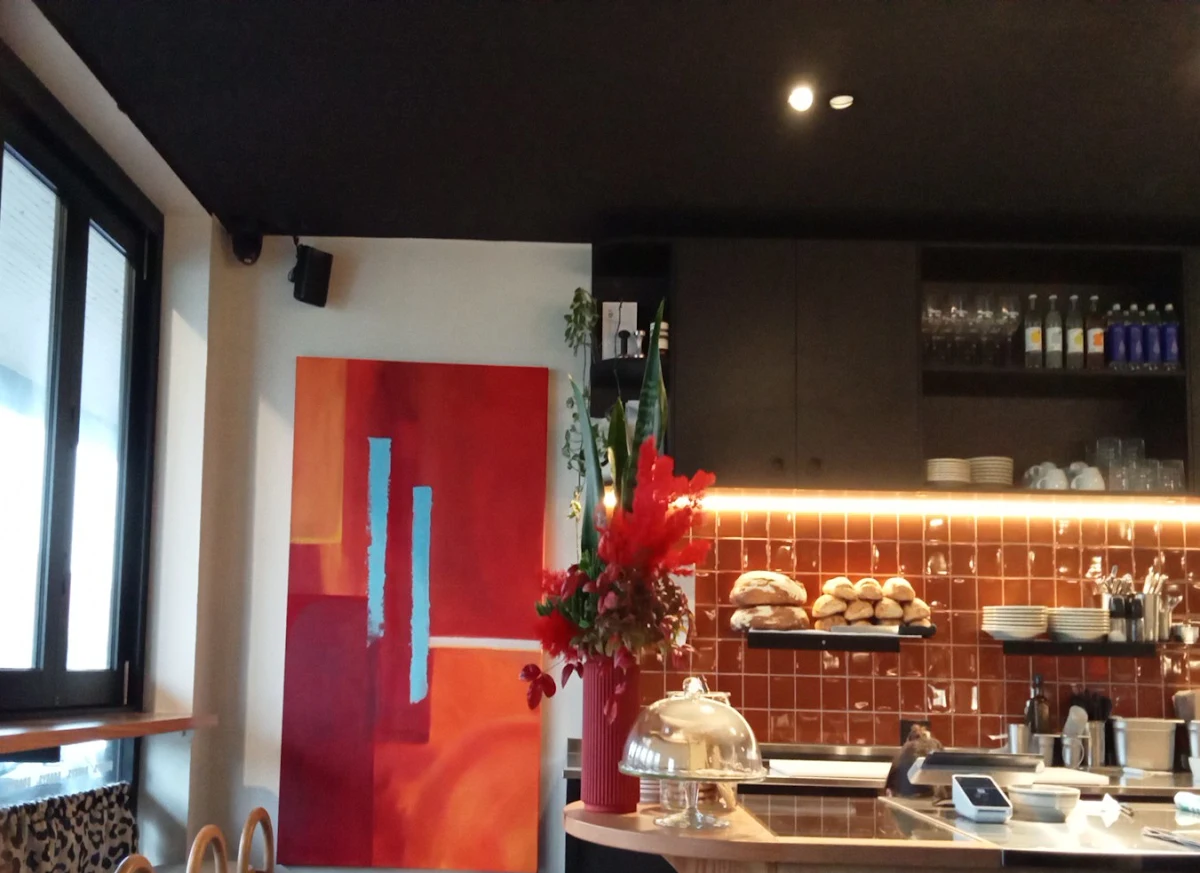 Vibe, Bobbys coffee store