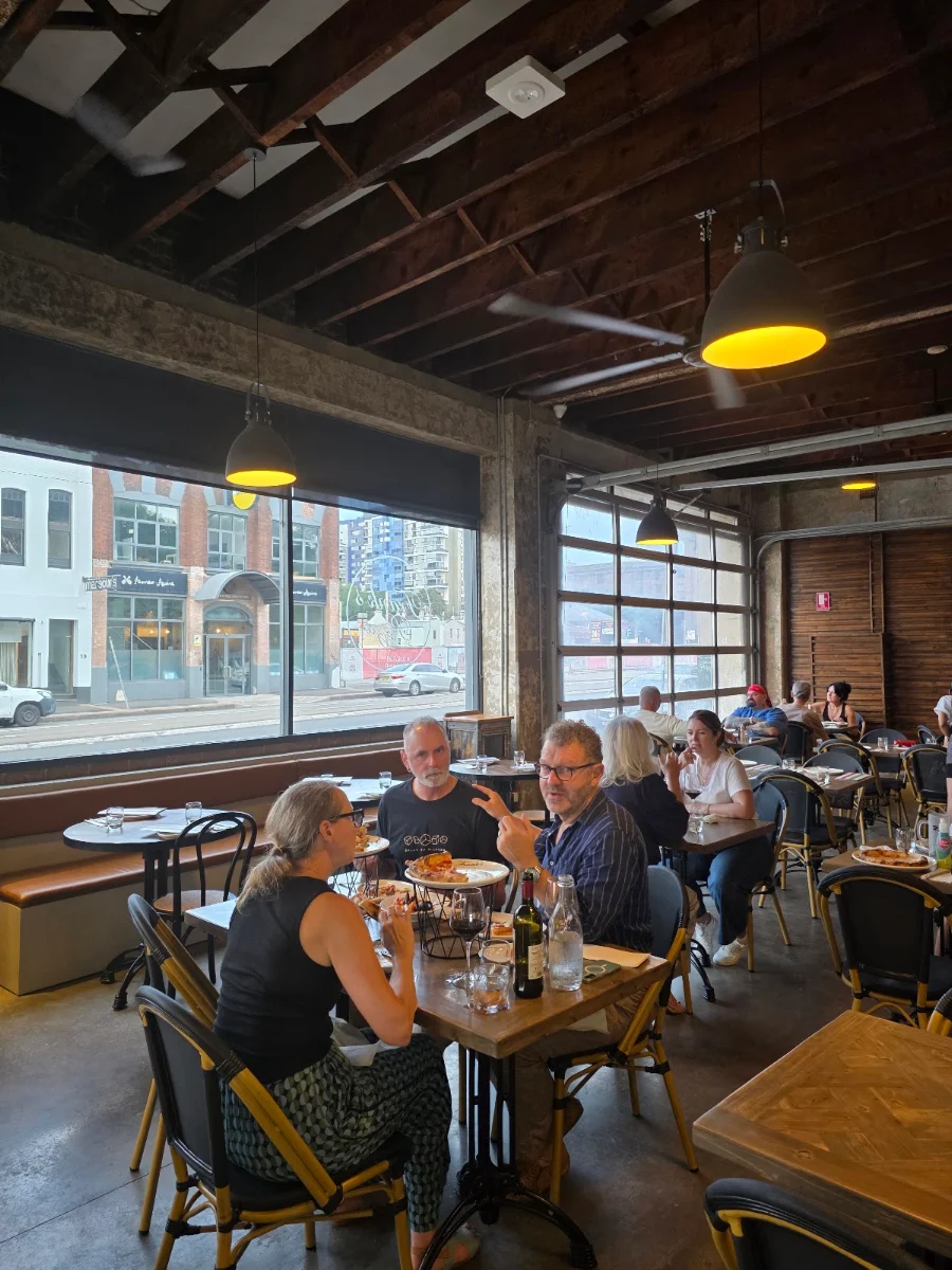 Vibe, Frank's Pizza Bar Restaurant