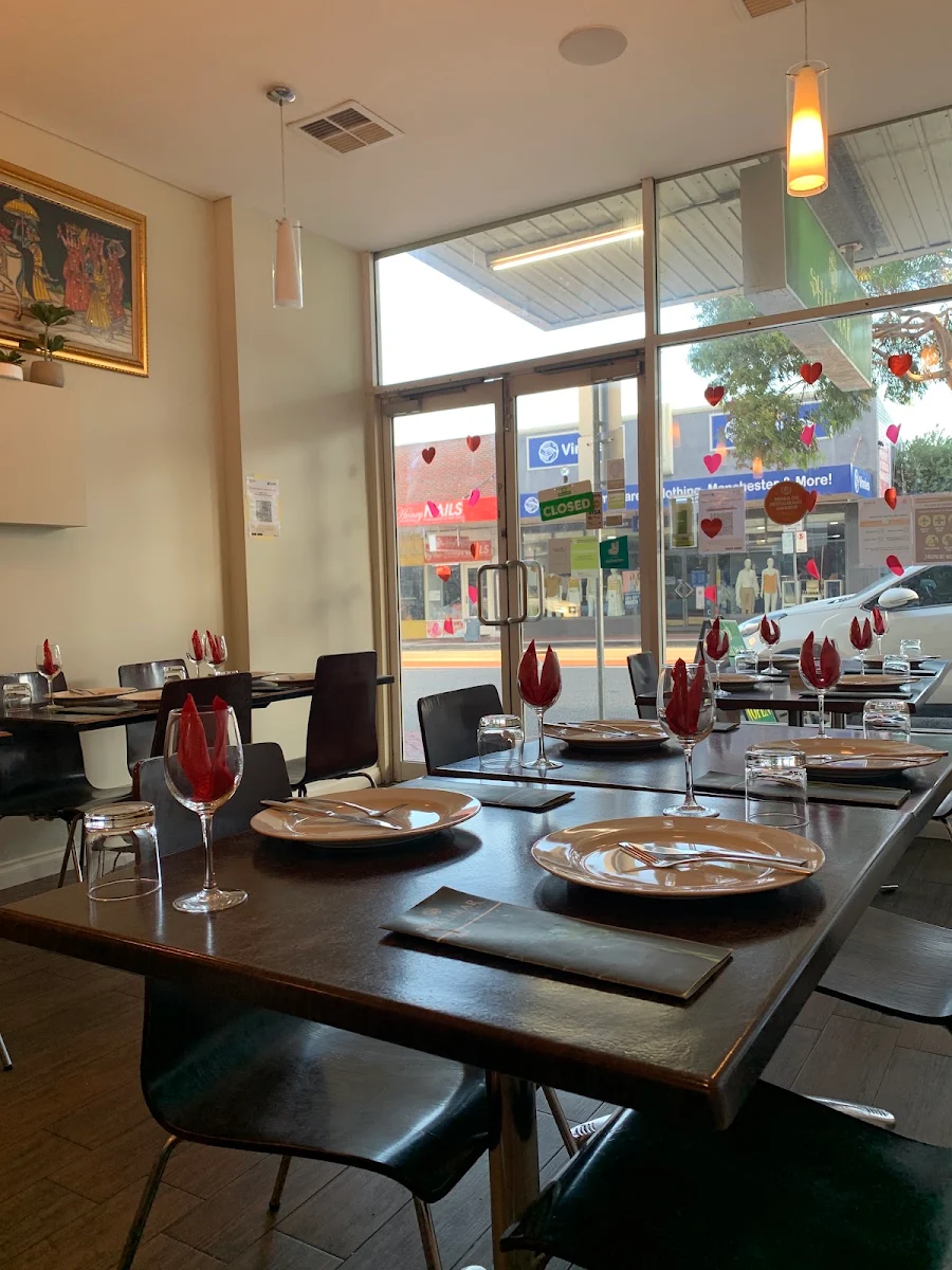Vibe, Shalimar Curries