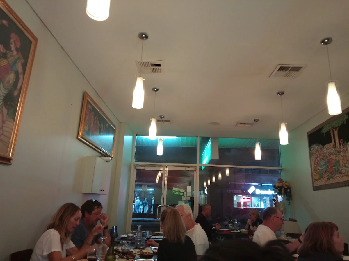 Vibe, Shalimar Curries