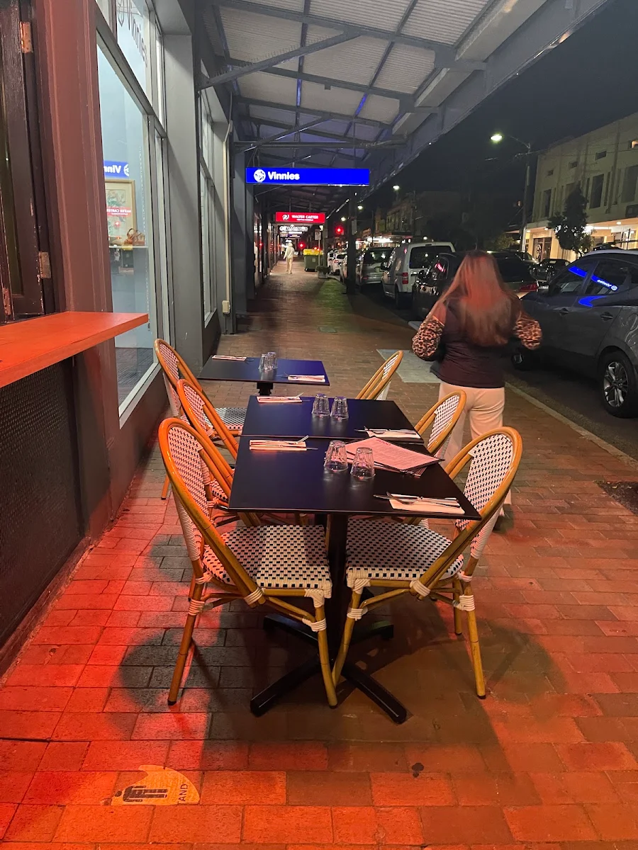 Vibe, Vacanza Pizzeria Bronte Road