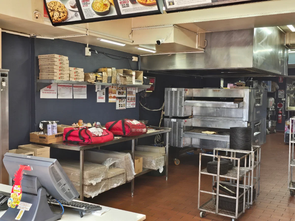 Vibe, Pizza Hut Wyoming