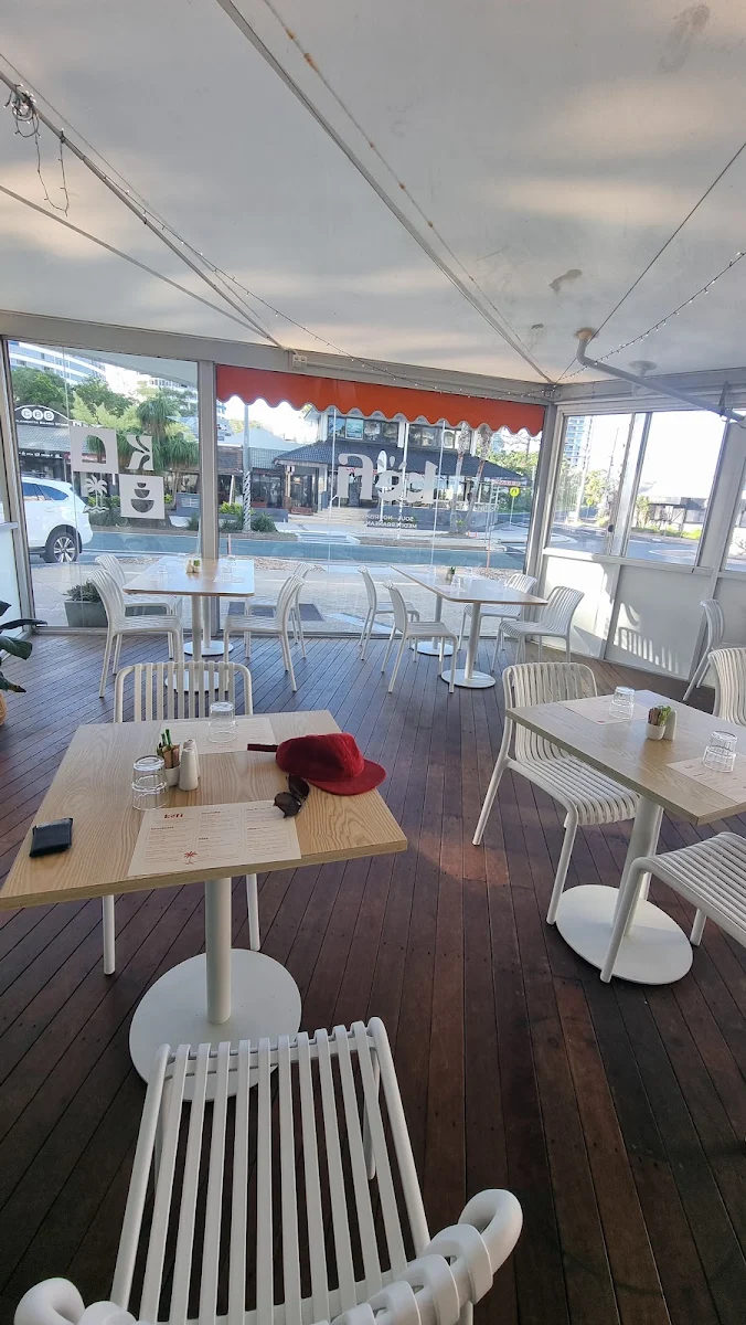 Vibe, Kefi Cafe