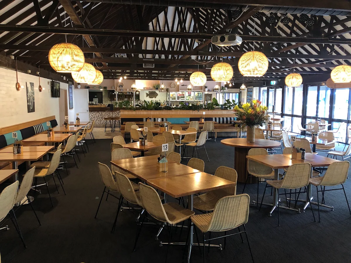 Vibe, Saltwater Bar & Bistro