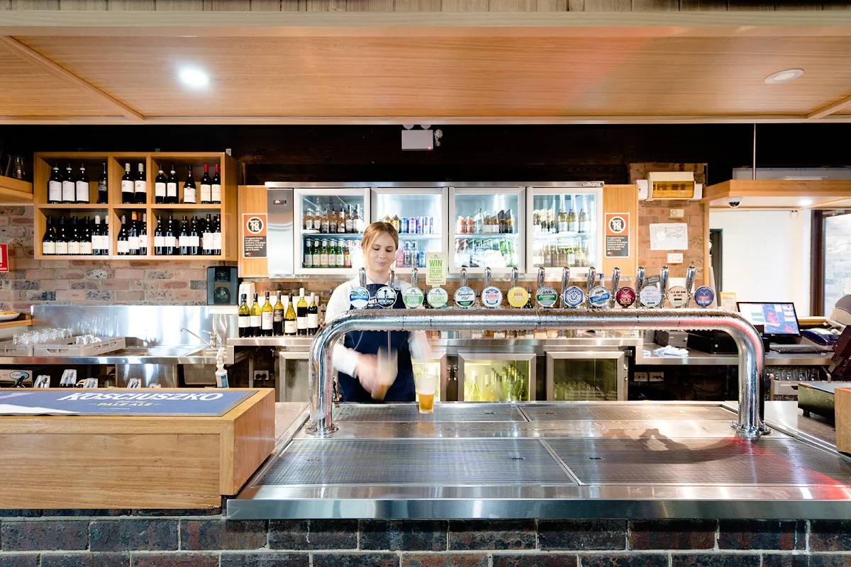 Vibe, Saltwater Bar & Bistro