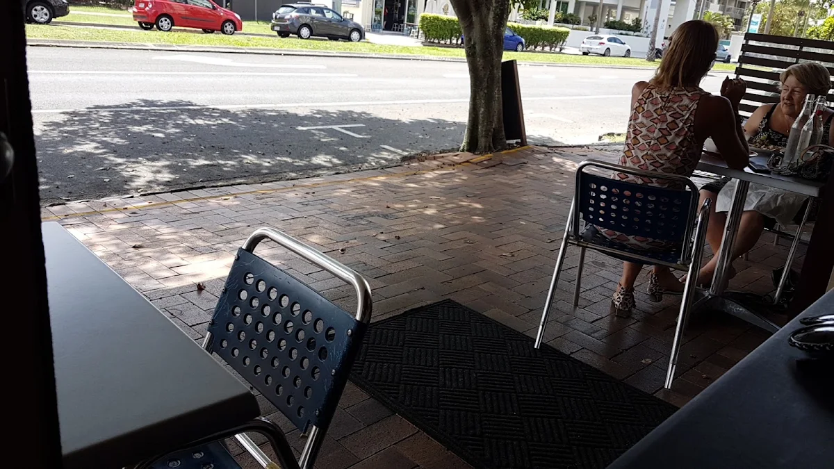 Vibe, Thai Mangoes Restaurant