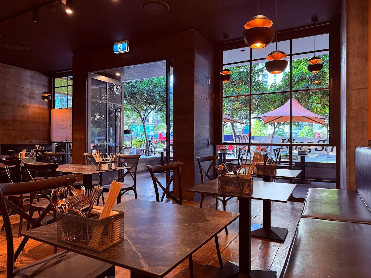 Vibe, Malaya Corner 旺角 Bowen Hills