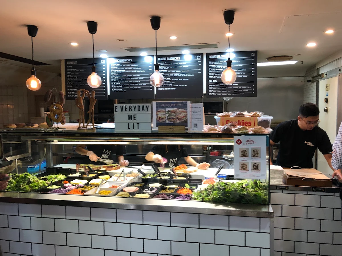 Vibe, Brooklyn Bridge Deli