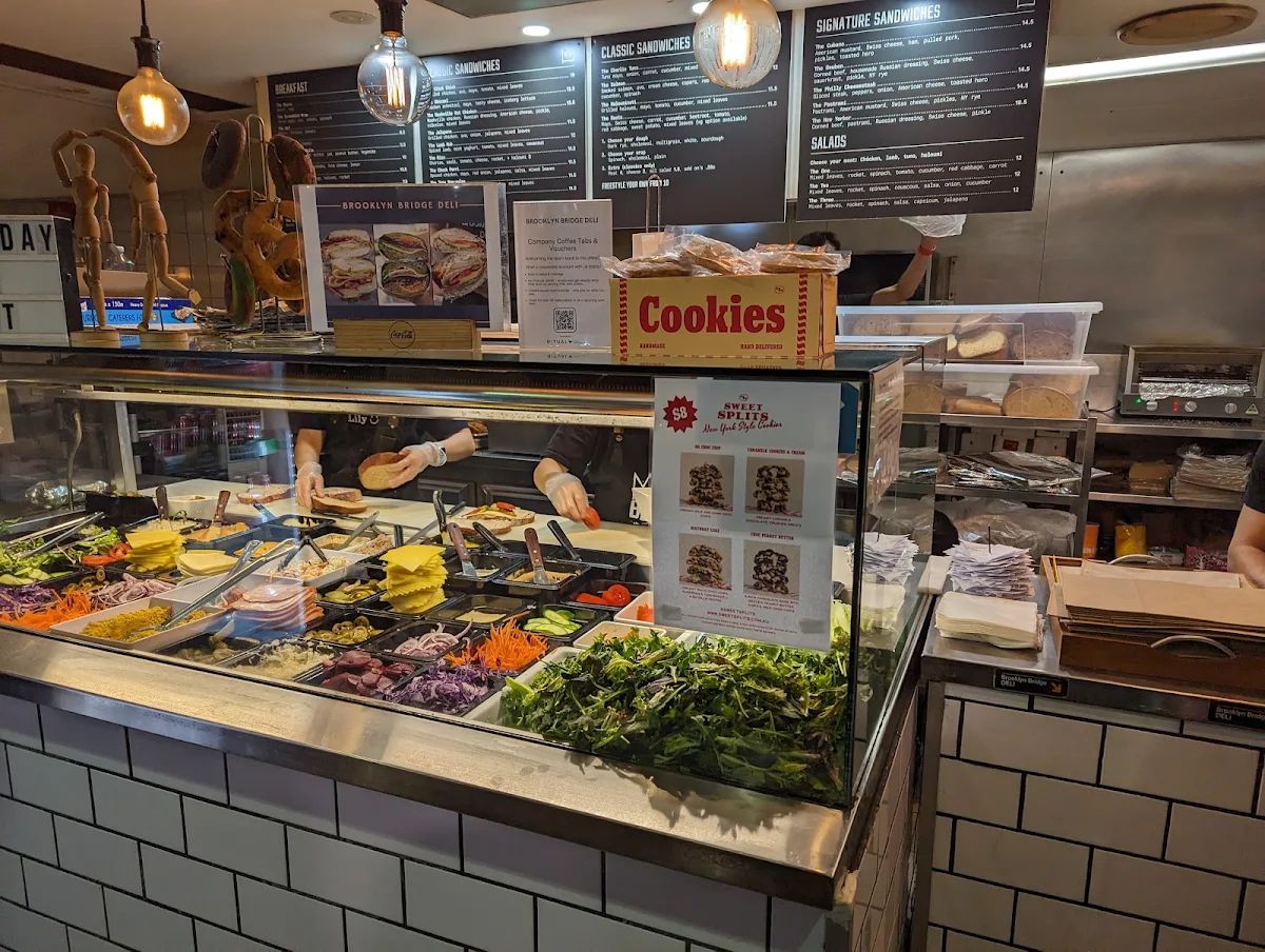 Vibe, Brooklyn Bridge Deli