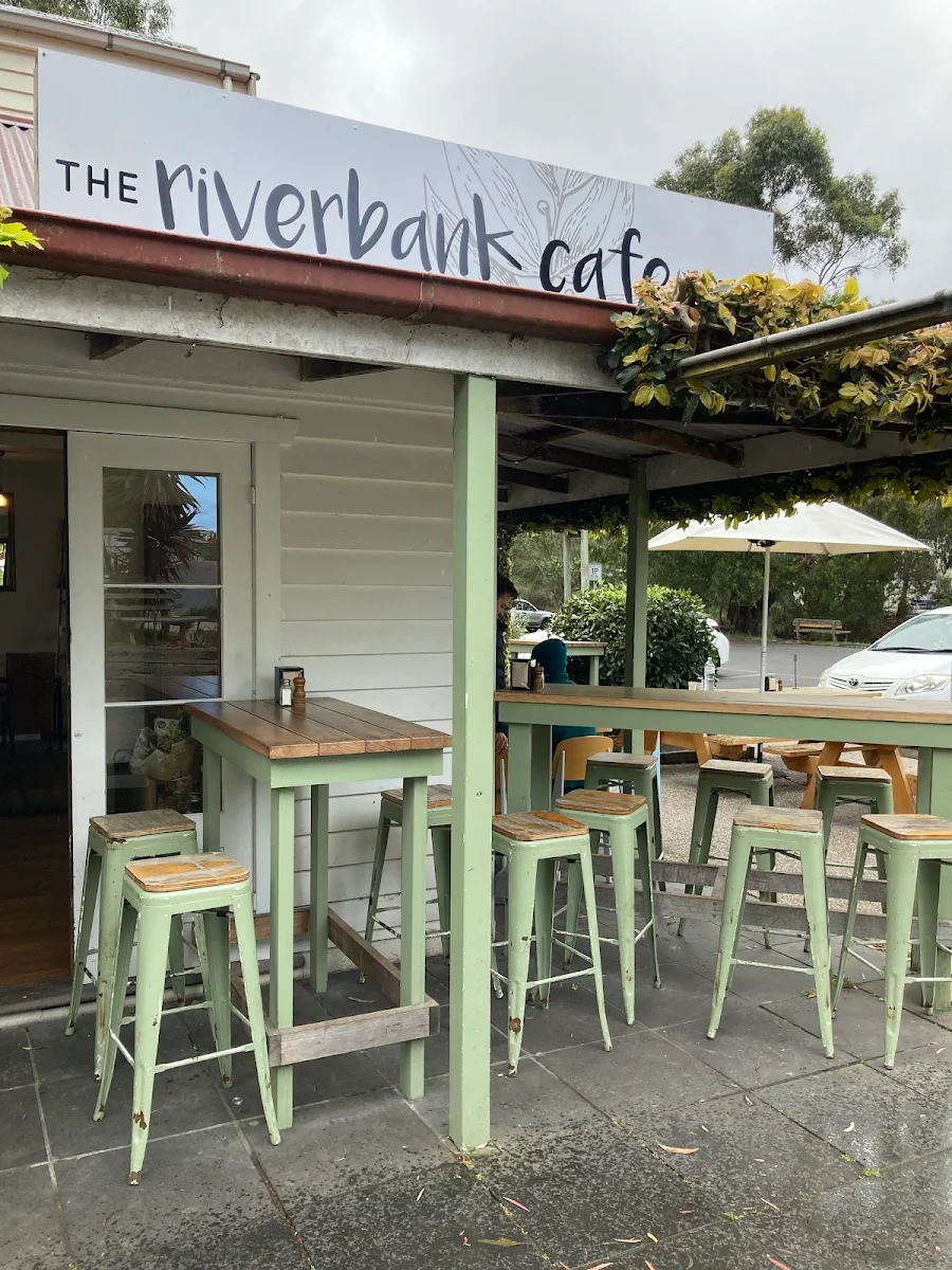 Vibe, Riverbank Cafe